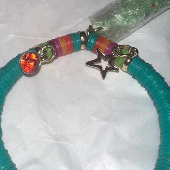 Express || NWT || Stretchy Boho Green Disc Charm Bracelet - Picture 4 of 5